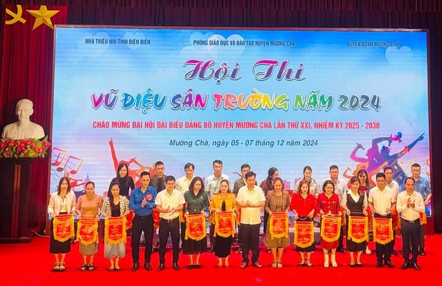 TRƯỜNG THCS MƯỜNG ANH VỚI HỘI THI “VŨ ĐIỆU SÂN TRƯỜNG”