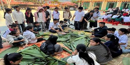 TRẢI NGHIỆM GÓI BÁNH CHƯNG – GÌN GIỮ HƯƠNG TẾT VIỆT TẠI TRƯỜNG THCS MƯỜNG ANH